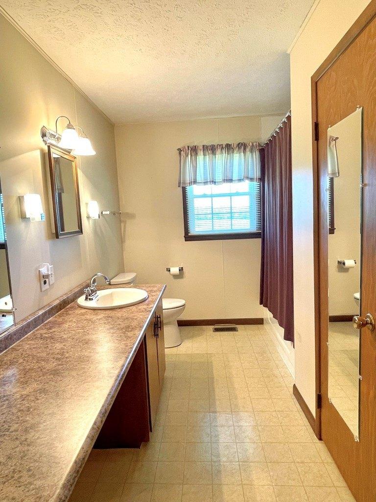Coal Creek Rd, Hopkinsville, KY 42240