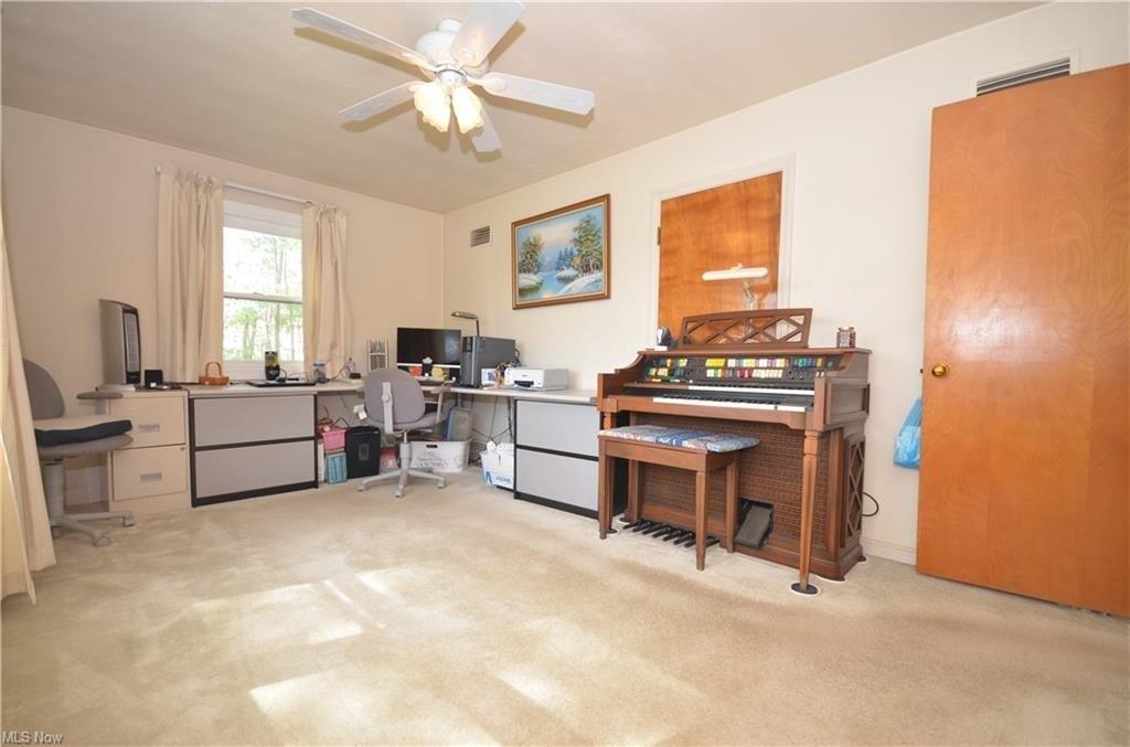 Kent Dr, Tallmadge, OH 44278