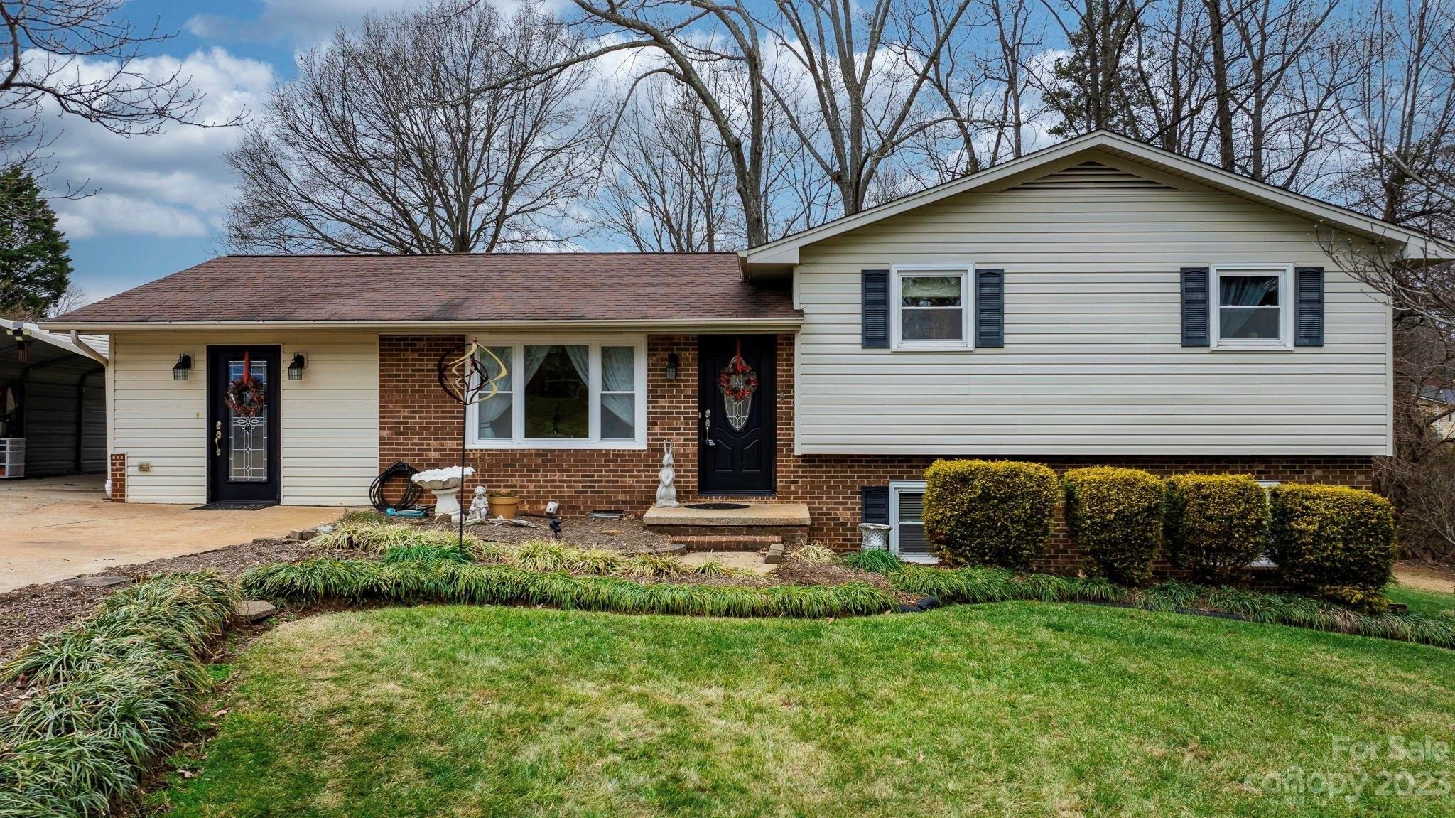 Pecan St, Conover, NC 28613