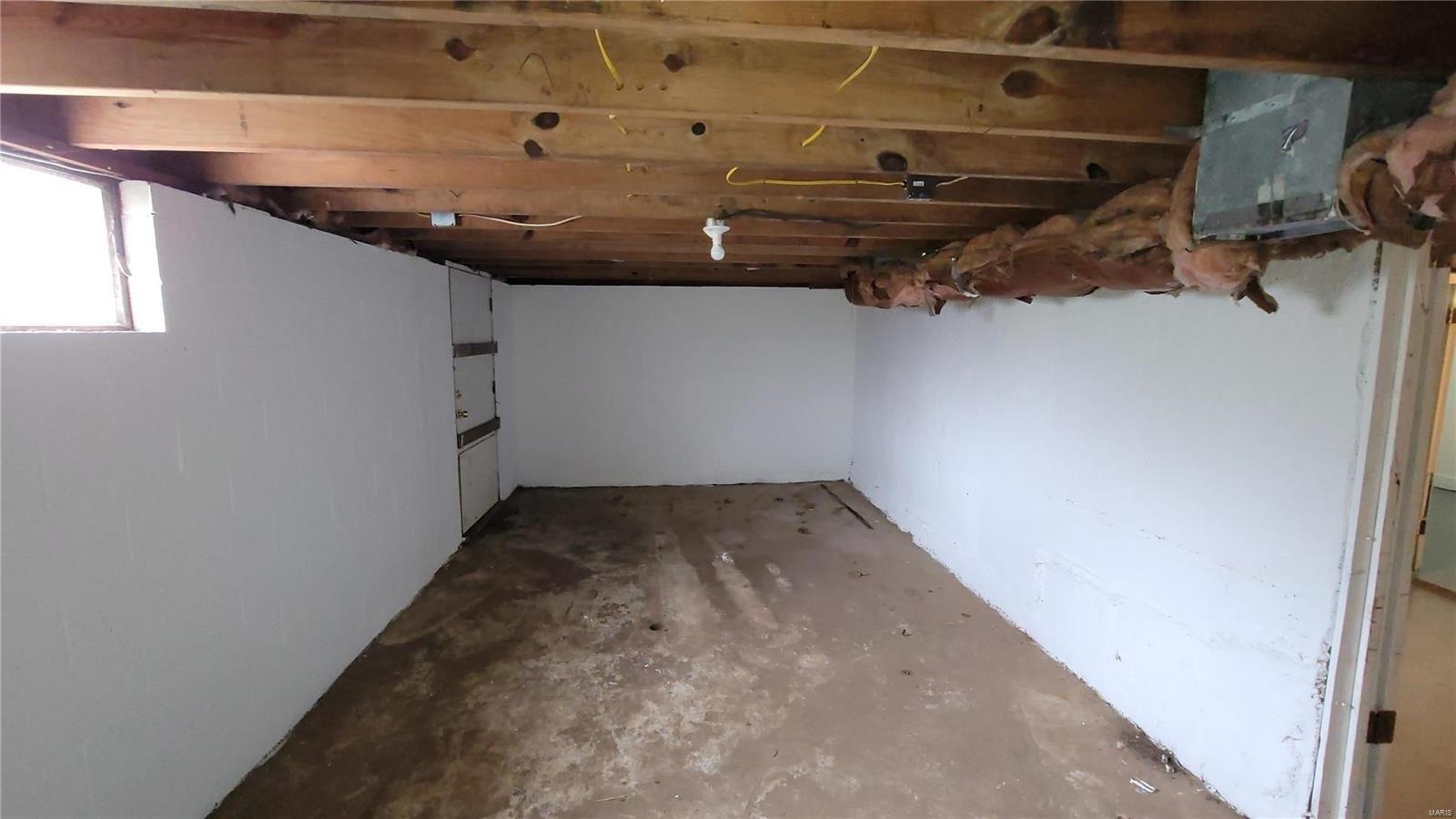 Beldon Dr, Saint Louis, MO 63136