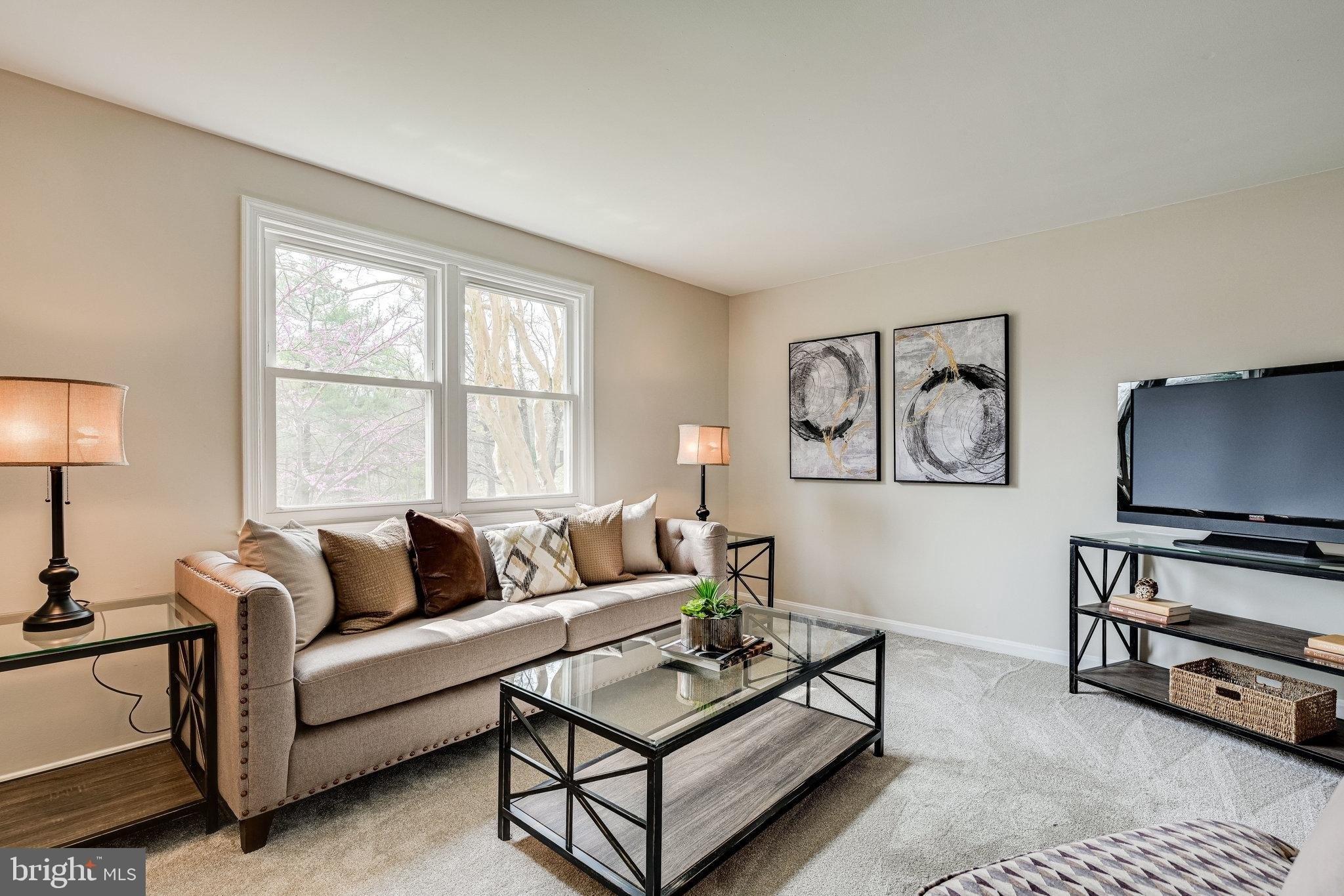 Ellenwood Dr, Fairfax, VA 22031
