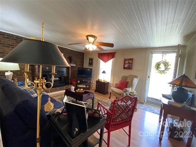 N Main St, Troy, NC 27371
