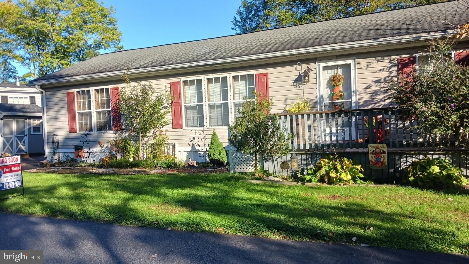 Cedar Dr, Green Lane, PA 18054