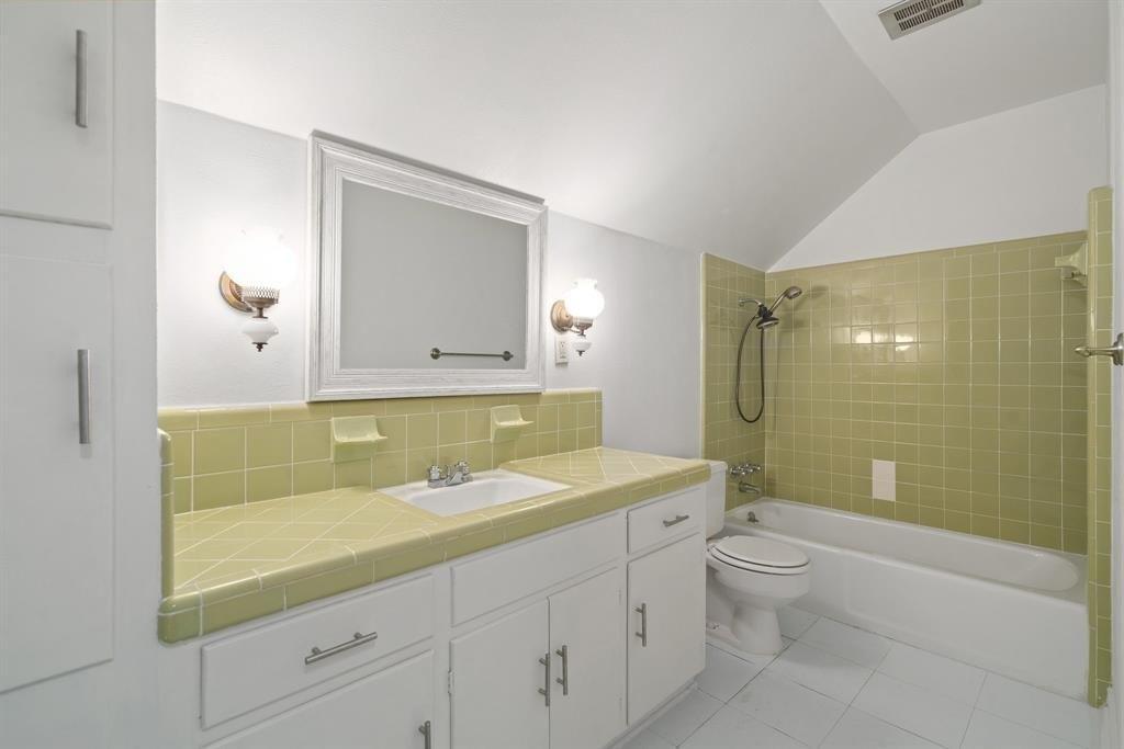 Pyramid Dr, Dallas, TX 75234