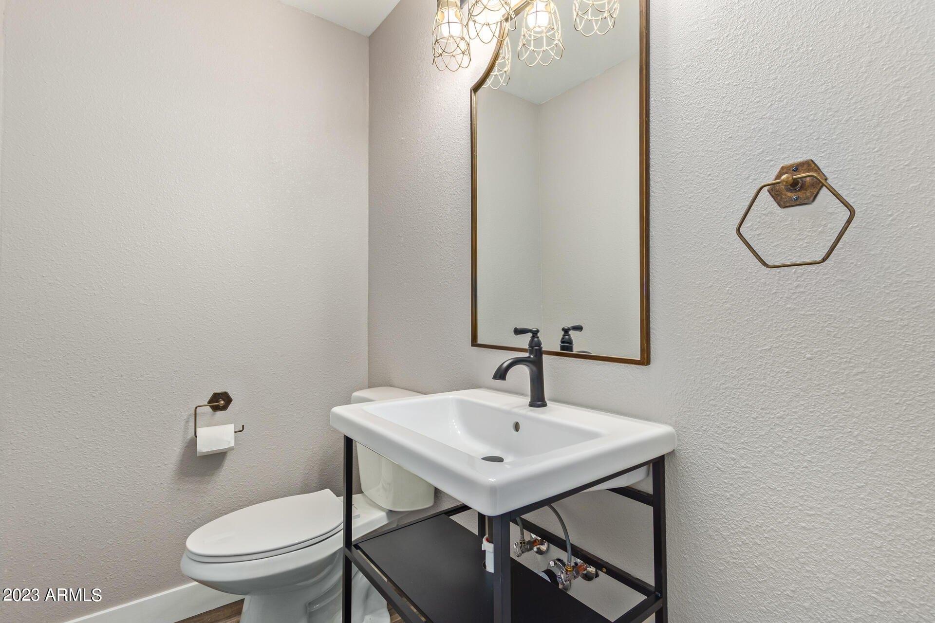 W Golden Ln, Glendale, AZ 85302