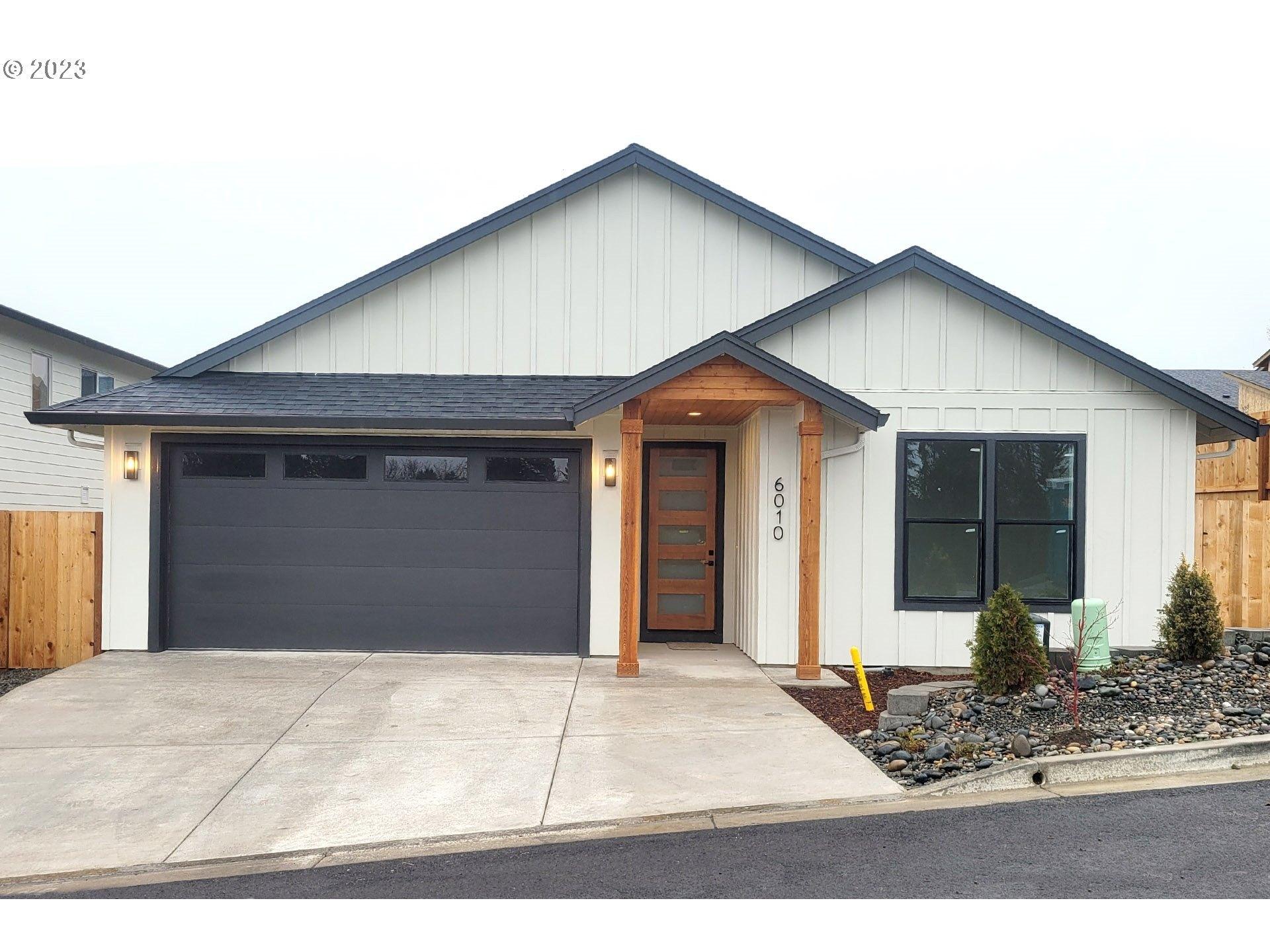 Ne 45th Ct, Vancouver, WA 98661