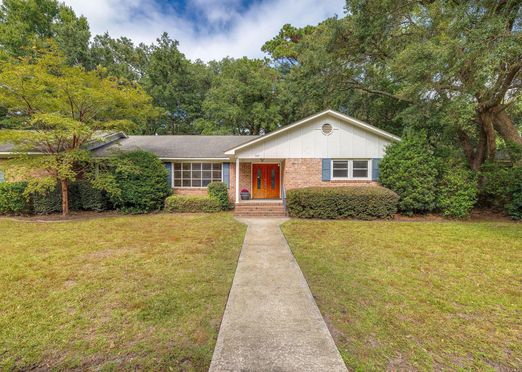 Highwood Cir, Charleston, SC 29412