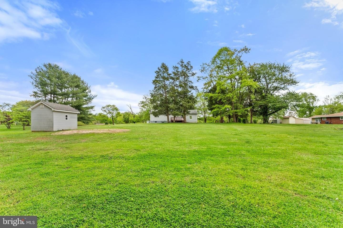 Deer Hollow Ln, Warrenton, VA 20186