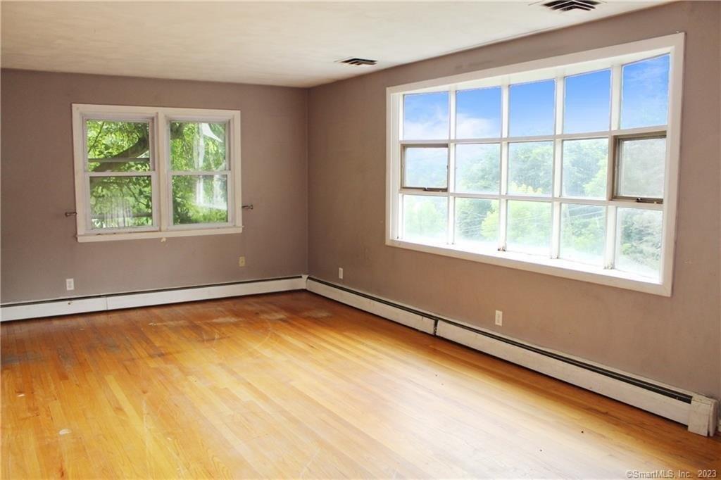 Lucas Park Rd, Norwich, CT 06360