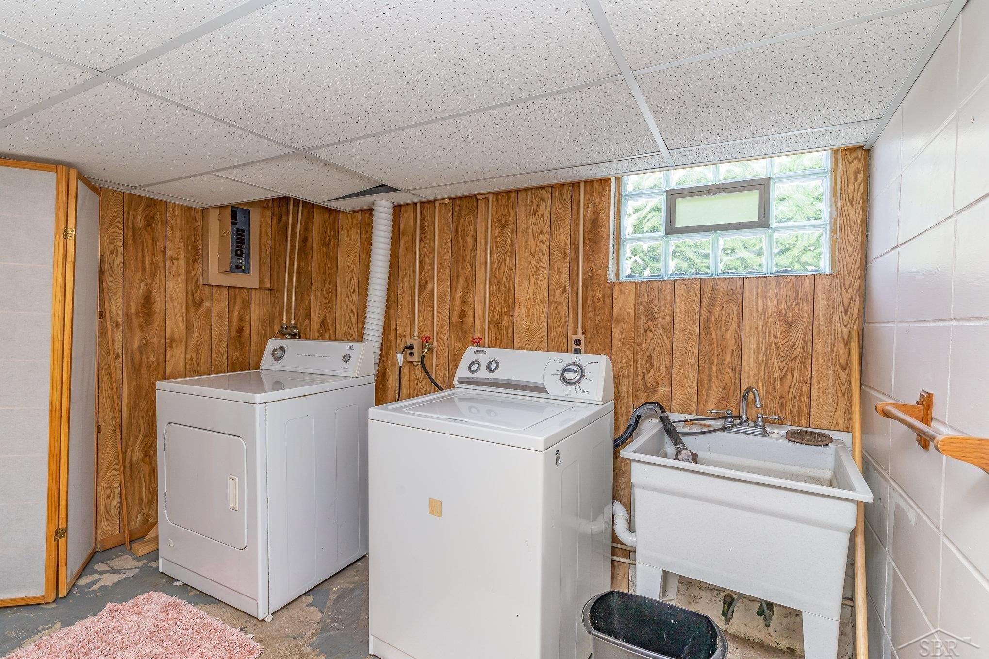 Elm St, Bay City, MI 48706