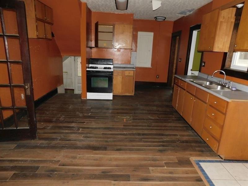 Superior St, Grove City, PA 16127