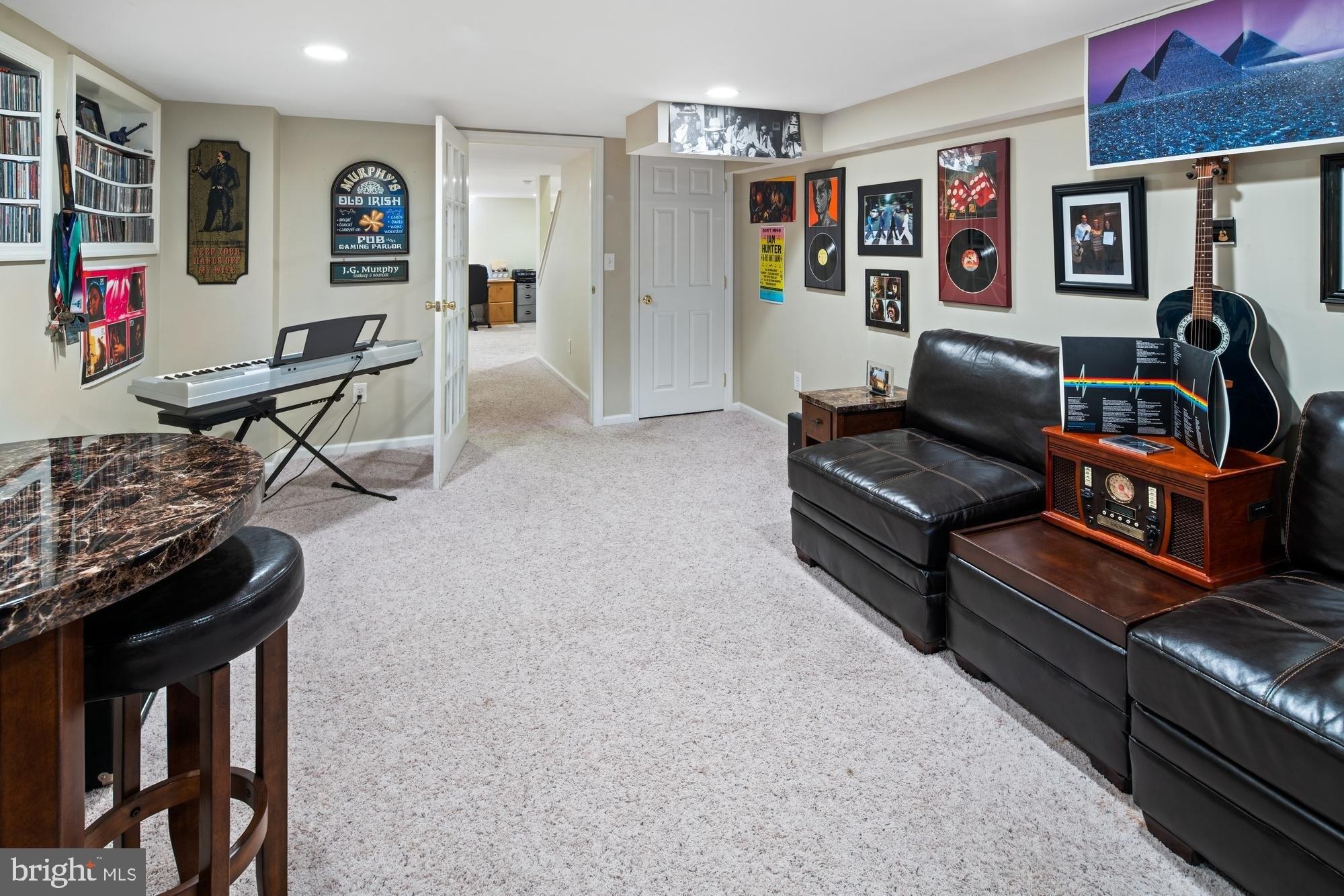 Marblehead Ct, Princeton Junction, NJ 08550