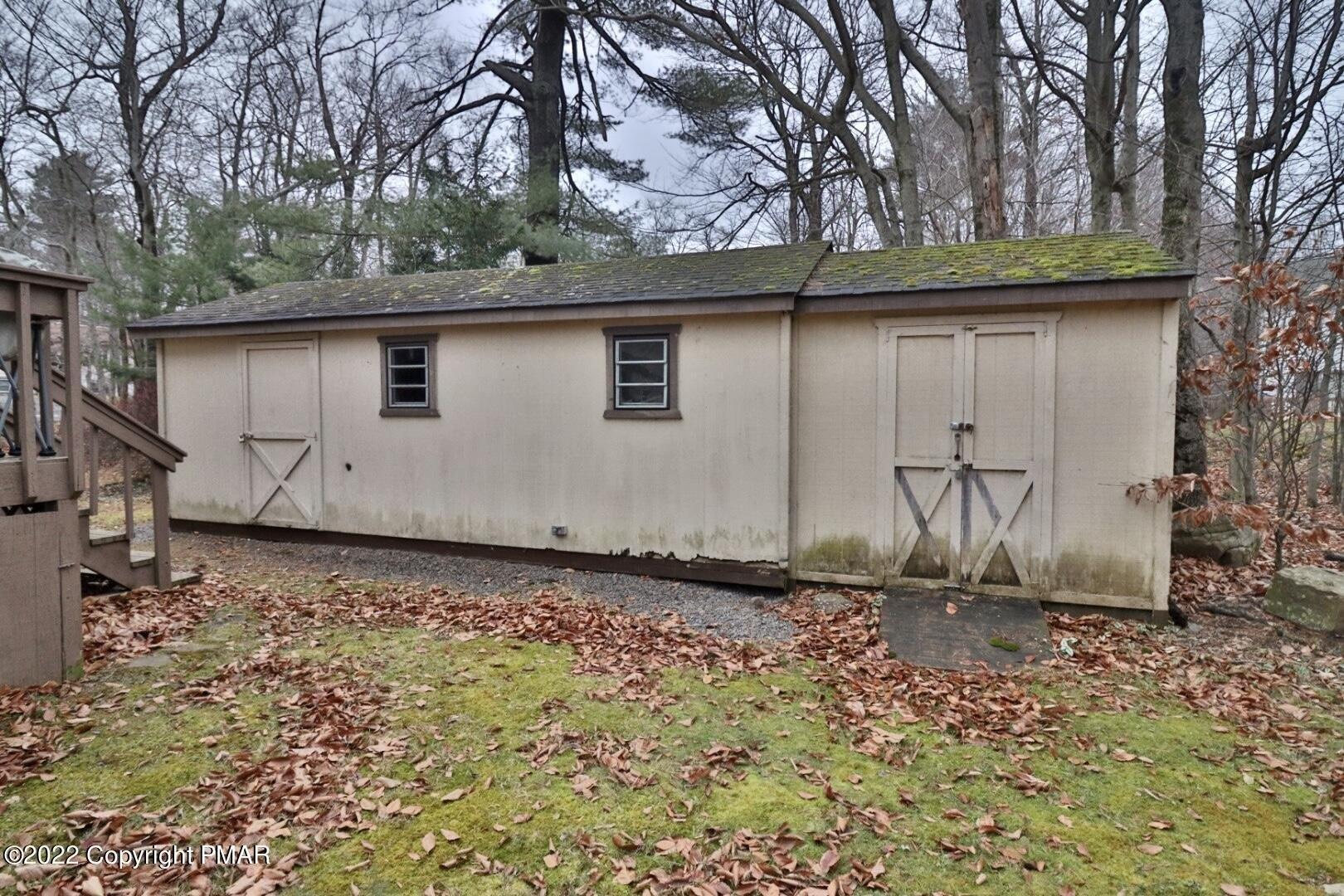 Champlain Dr, Tobyhanna, PA 18466