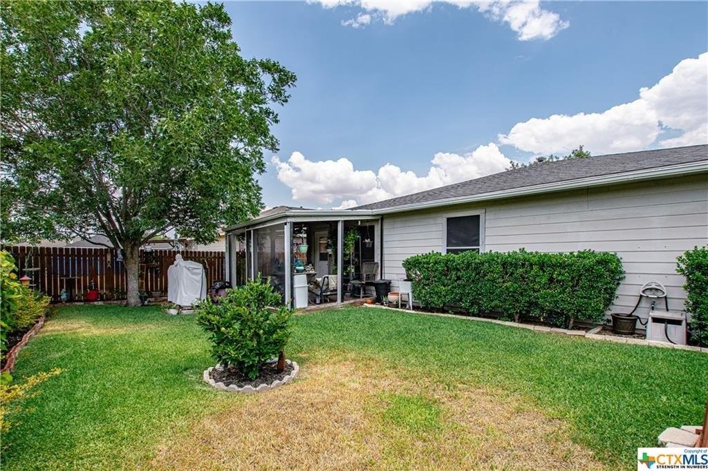 Monika Ln, Taylor, TX 76574