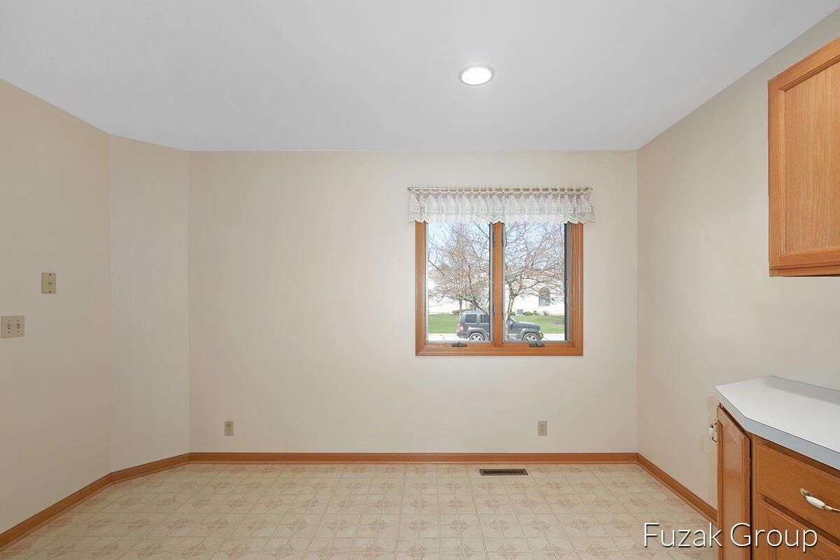 Creekridge Dr, Holland, MI 49423