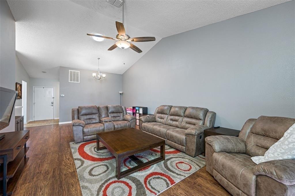 Castlewood Dr, Holiday, FL 34691
