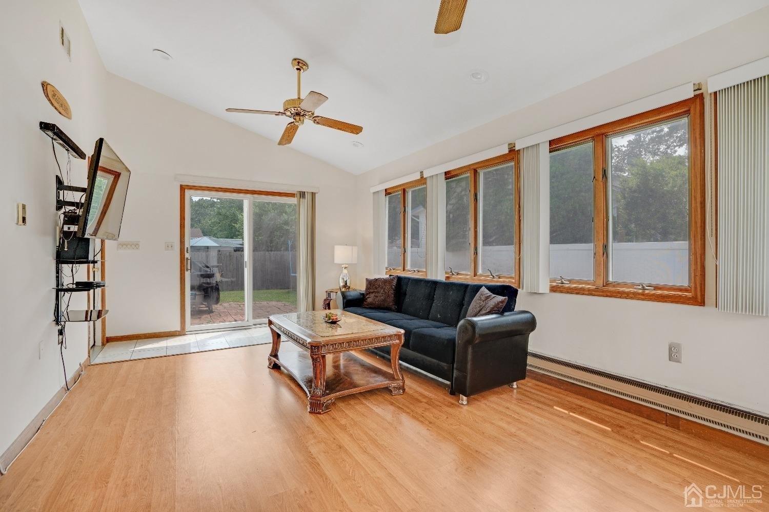 Waverly Dr W, Edison, NJ 08817