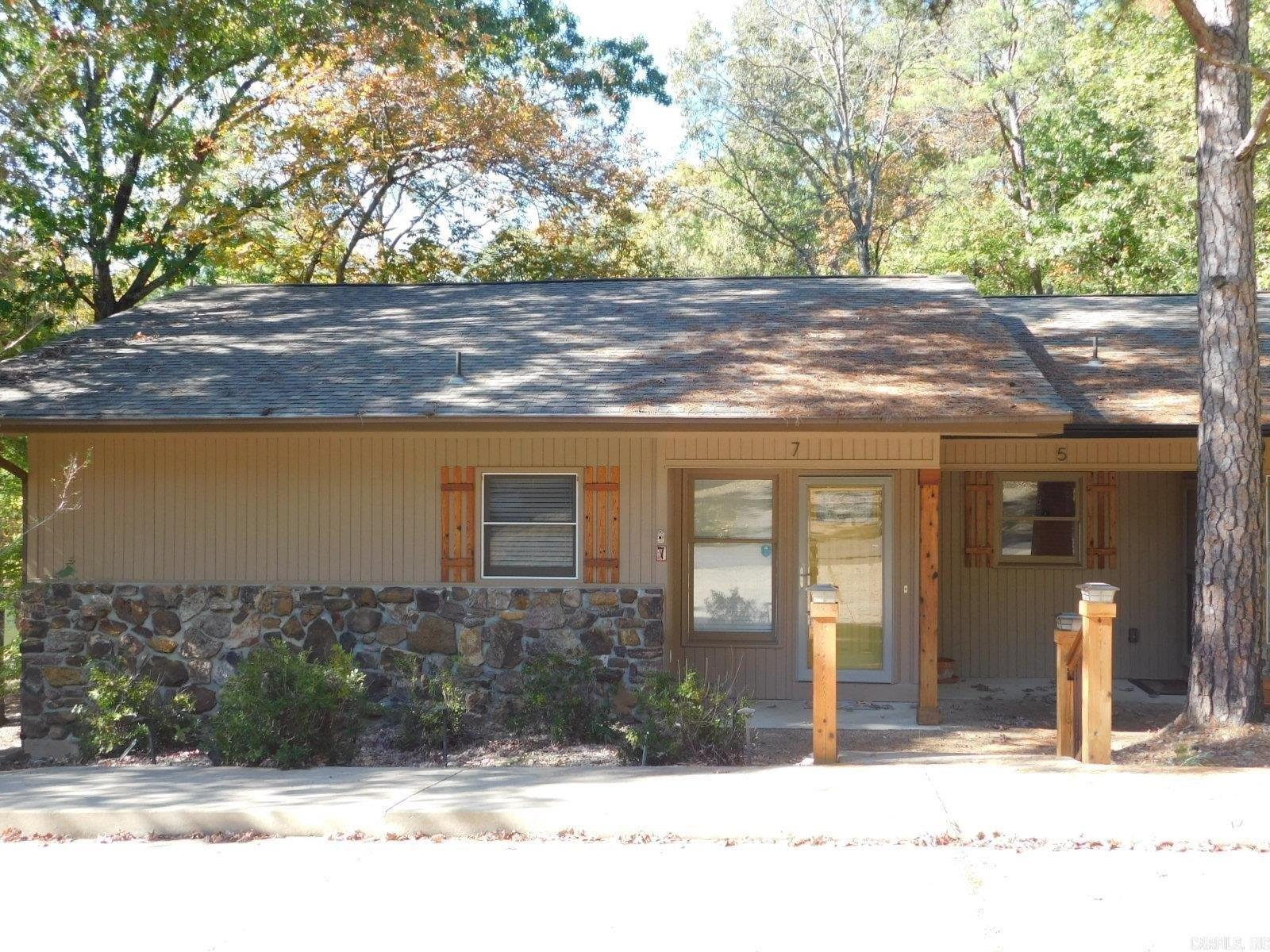 San Vincente Pl, Hot Springs Village, AR 71909