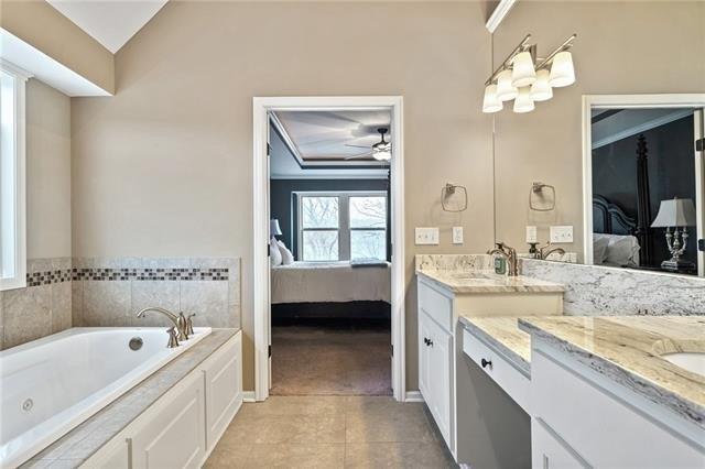 N Whitetail Way, Kansas City, MO 64152