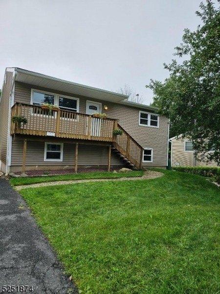 Barry Dr N, Highland Lakes, NJ 07422