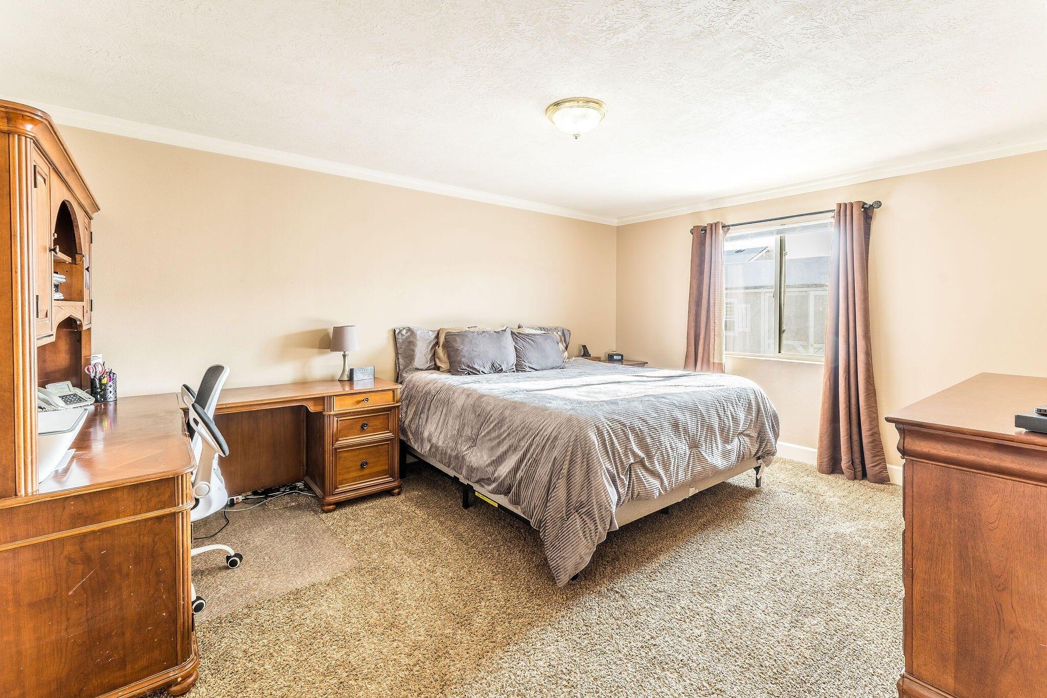 Ne Mahogany St, Prineville, OR 97754