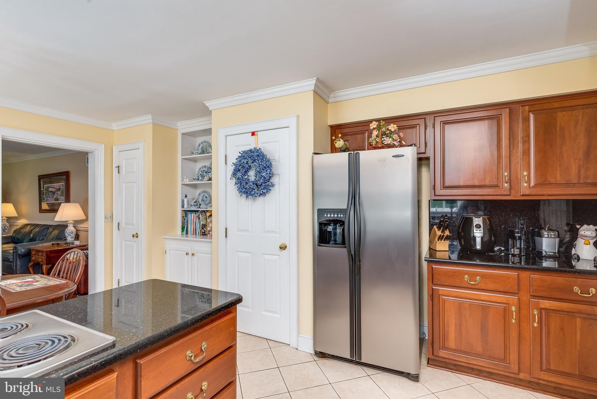 Shireoaks Dr, Martinsburg, WV 25403
