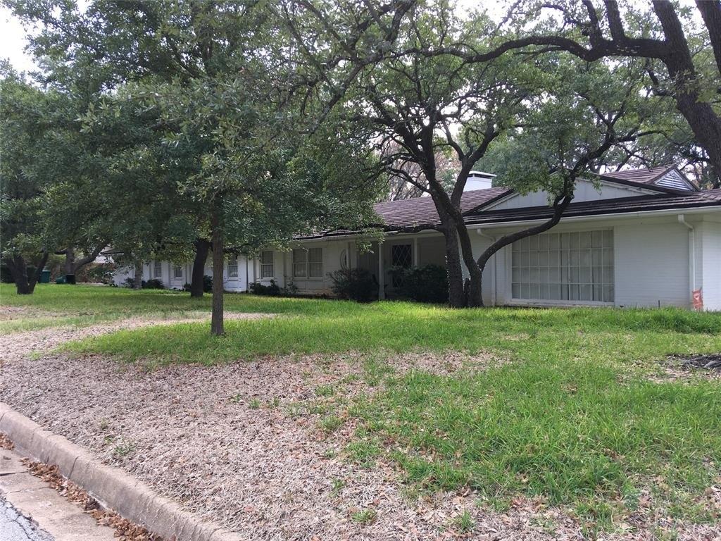 Azteca Dr, Fort Worth, TX 76112