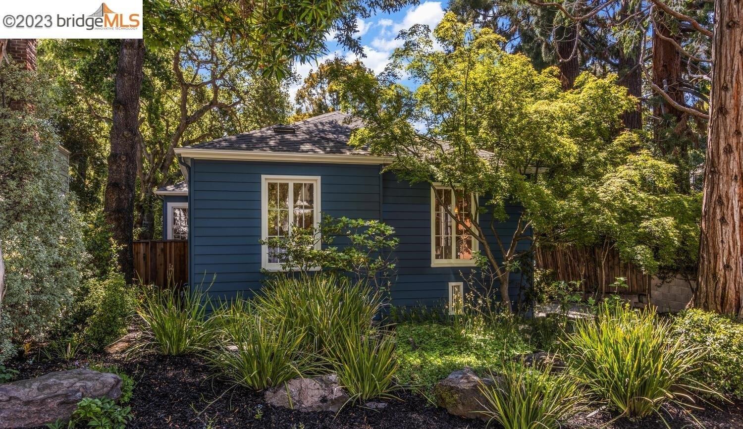 Sunnyhills Rd, Oakland, CA 94610