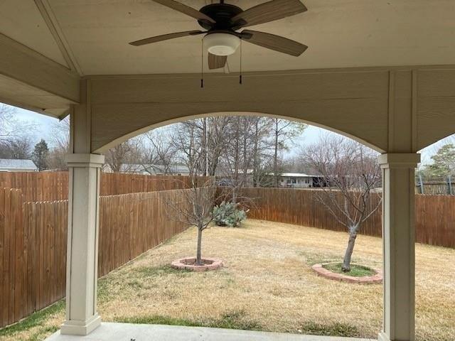 Deep Lake Dr, Grand Prairie, TX 75052