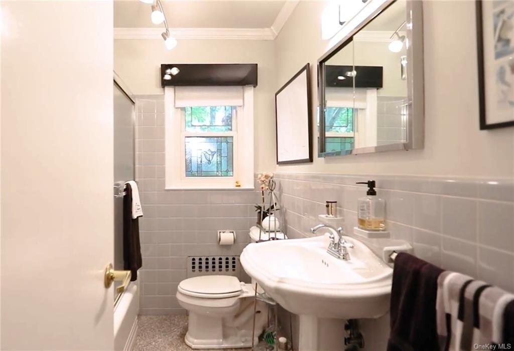 Martin Rd, Yonkers, NY 10701