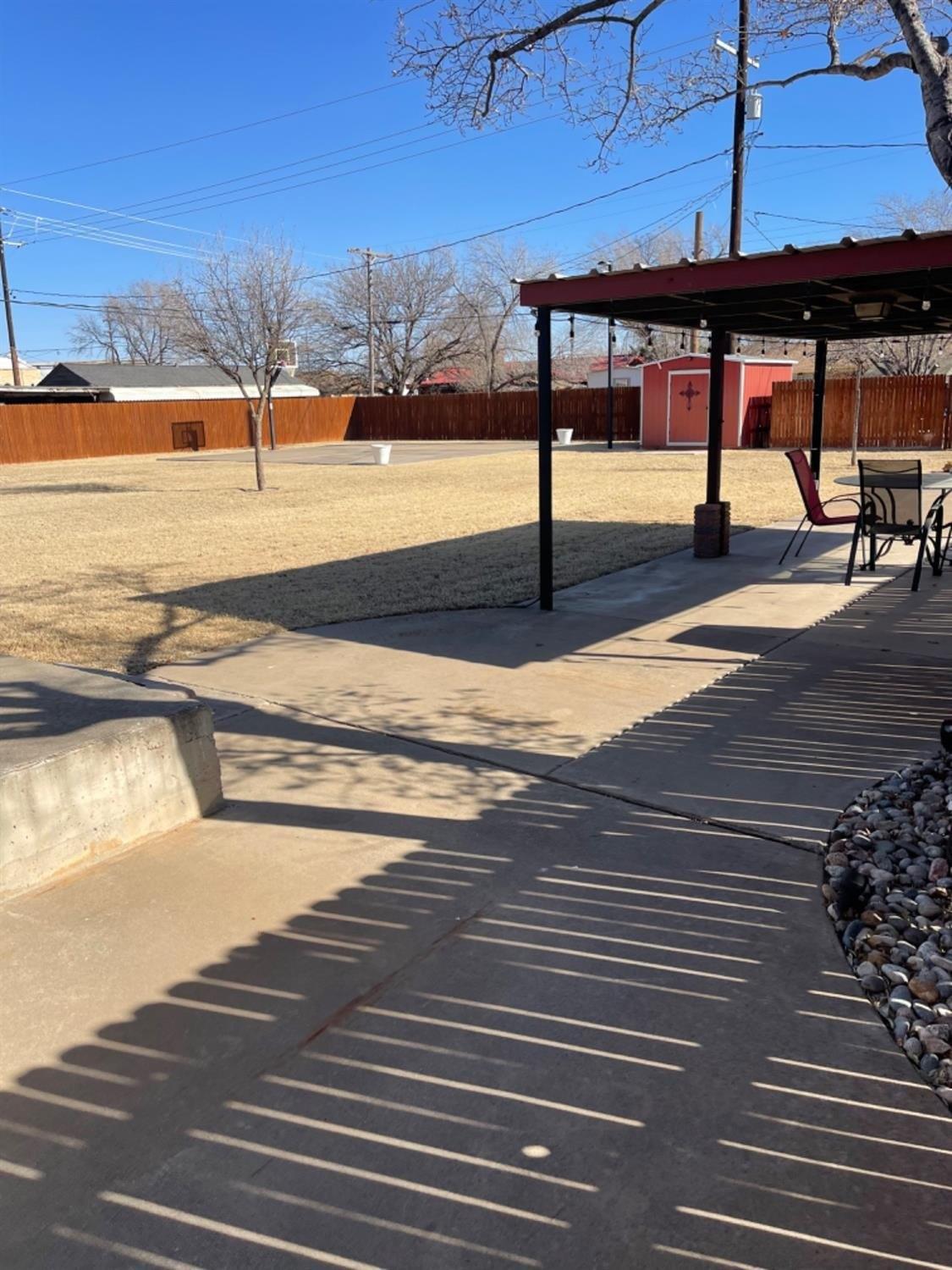 Ash Ave, Lubbock, TX 79404