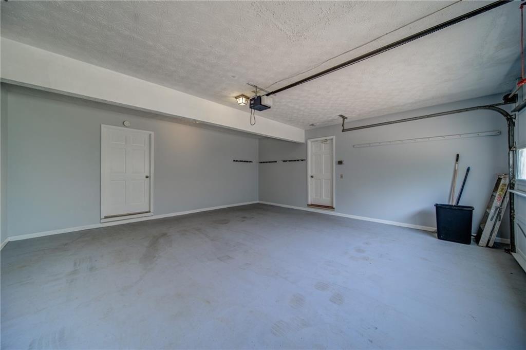 W Mill Bnd Nw, Kennesaw, GA 30152