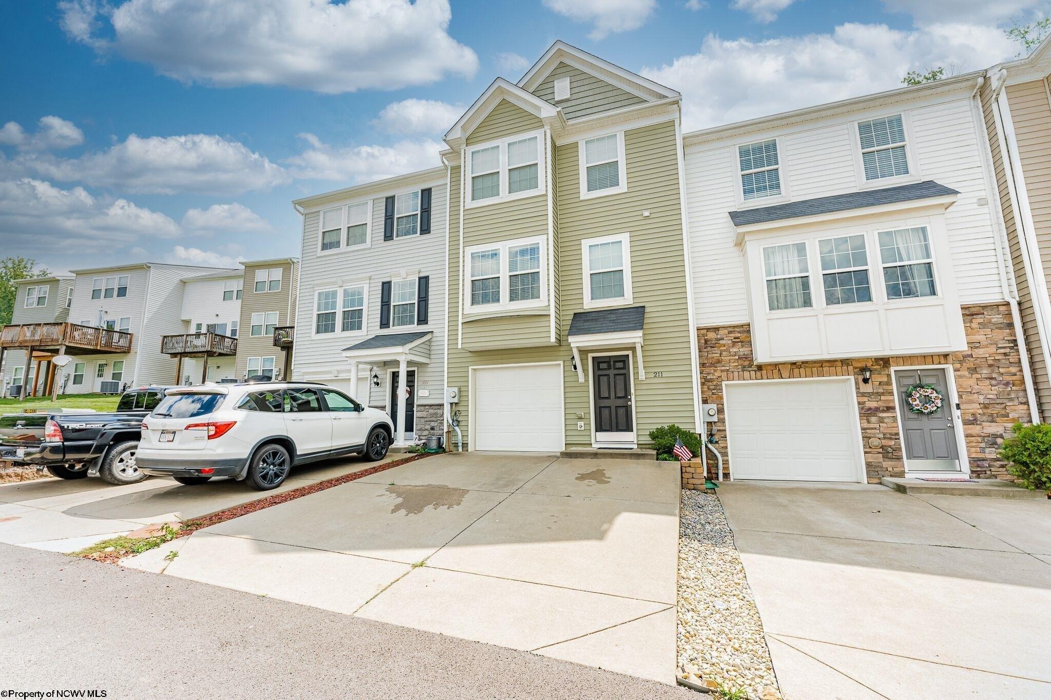Summerfield Dr, Morgantown, WV 26508