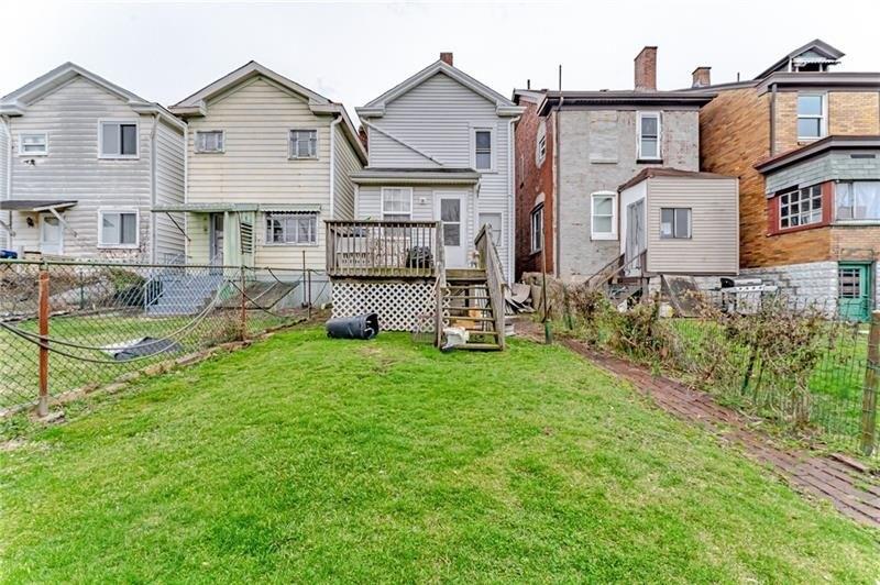 E 15th Ave, Homestead, PA 15120