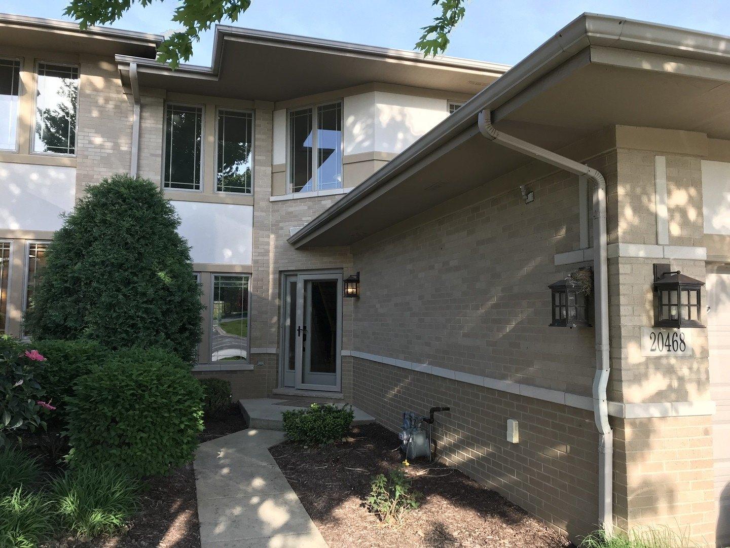 Fallingwater Cir, Frankfort, IL 60423