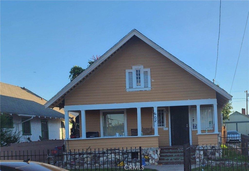 W 53rd St, Los Angeles, CA 90037