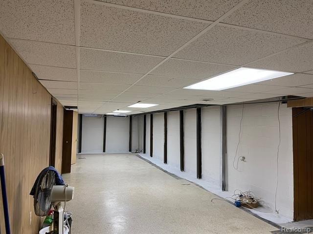 Huntington Ave, Harper Woods, MI 48225