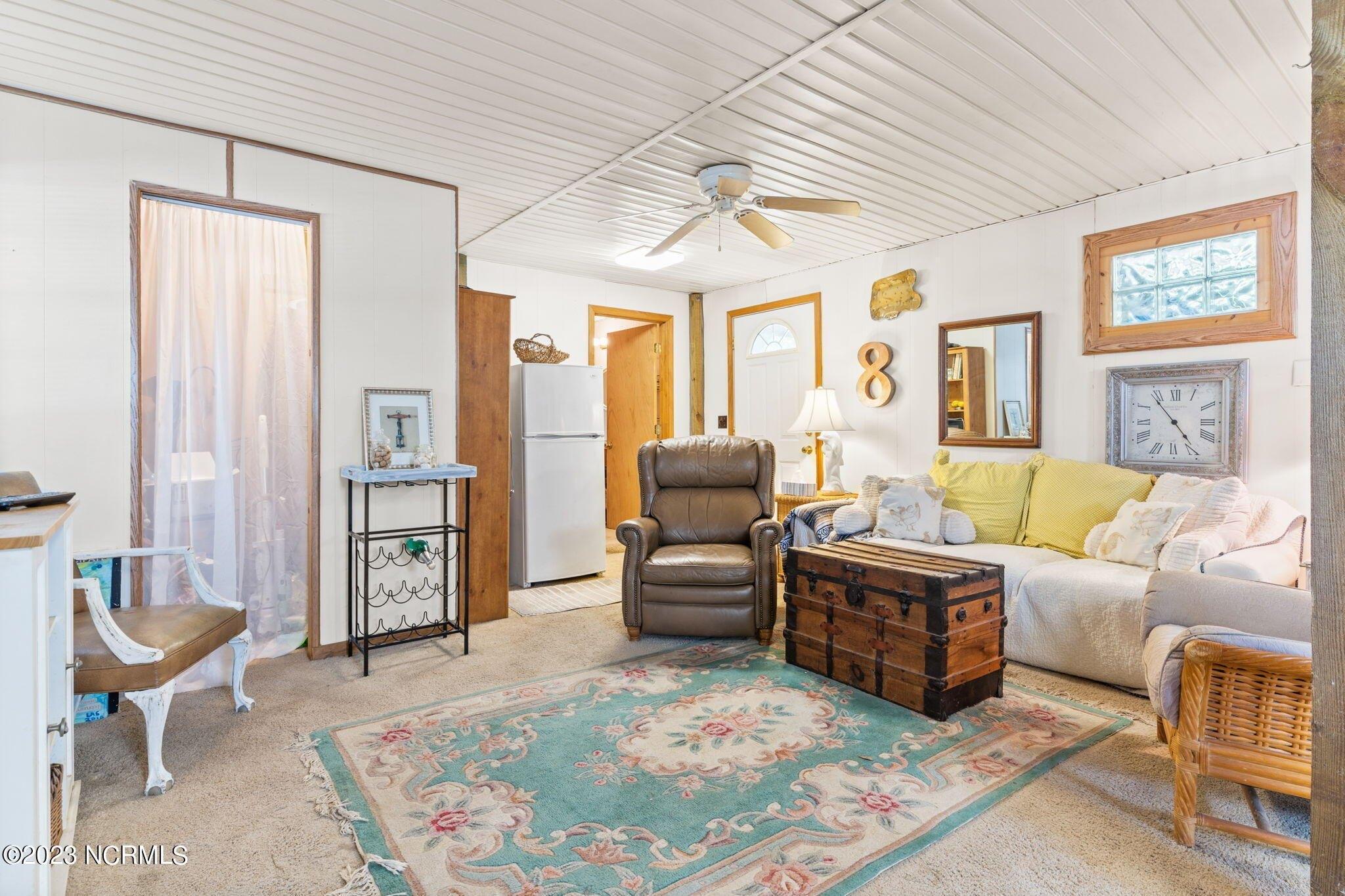 Se 13th St, Oak Island, NC 28465