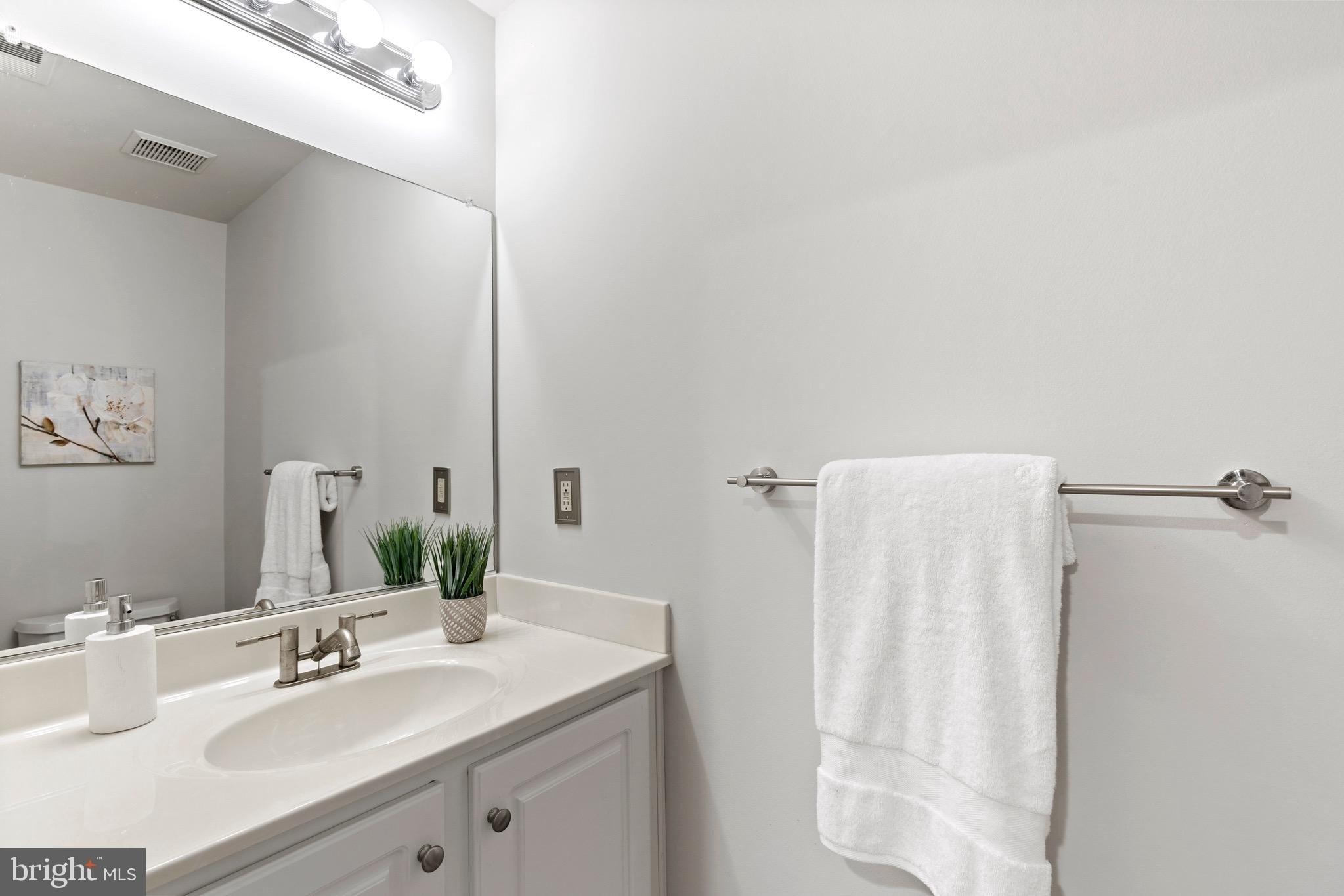 Pieris Ct, Vienna, VA 22182