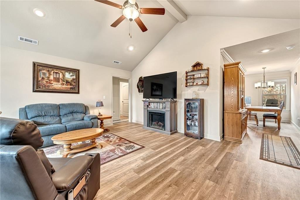 Islay Dr, Bella Vista, AR 72715