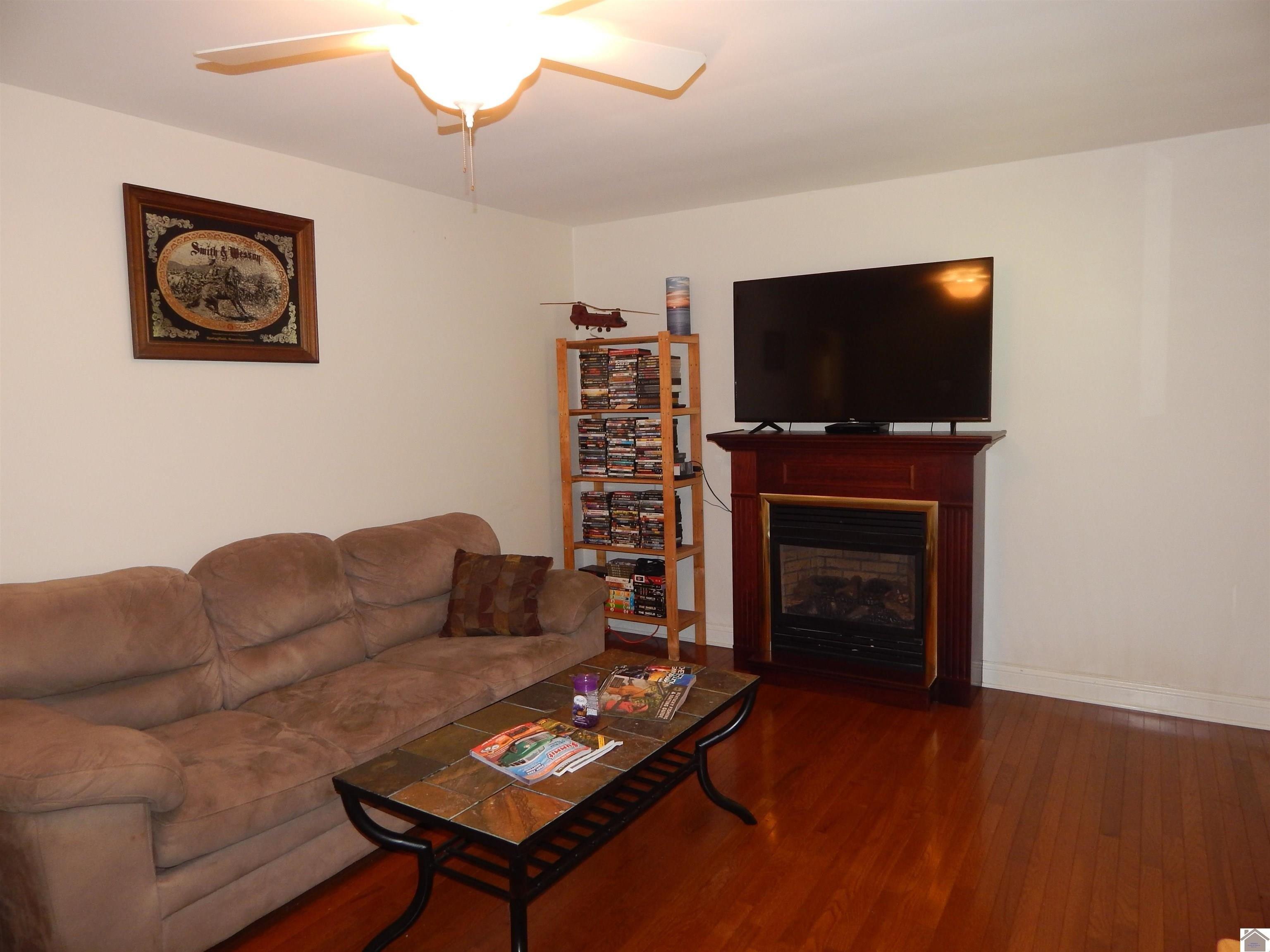E Dale Ave, Eddyville, KY 42038