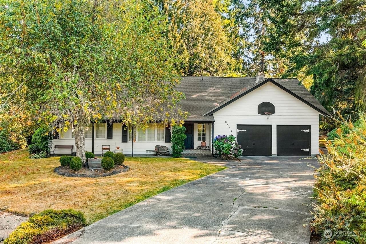Medway Ln Ne, Bainbridge Island, WA 98110