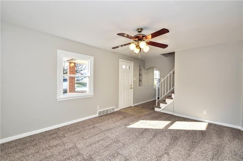 Hillview St, Mckeesport, PA 15132