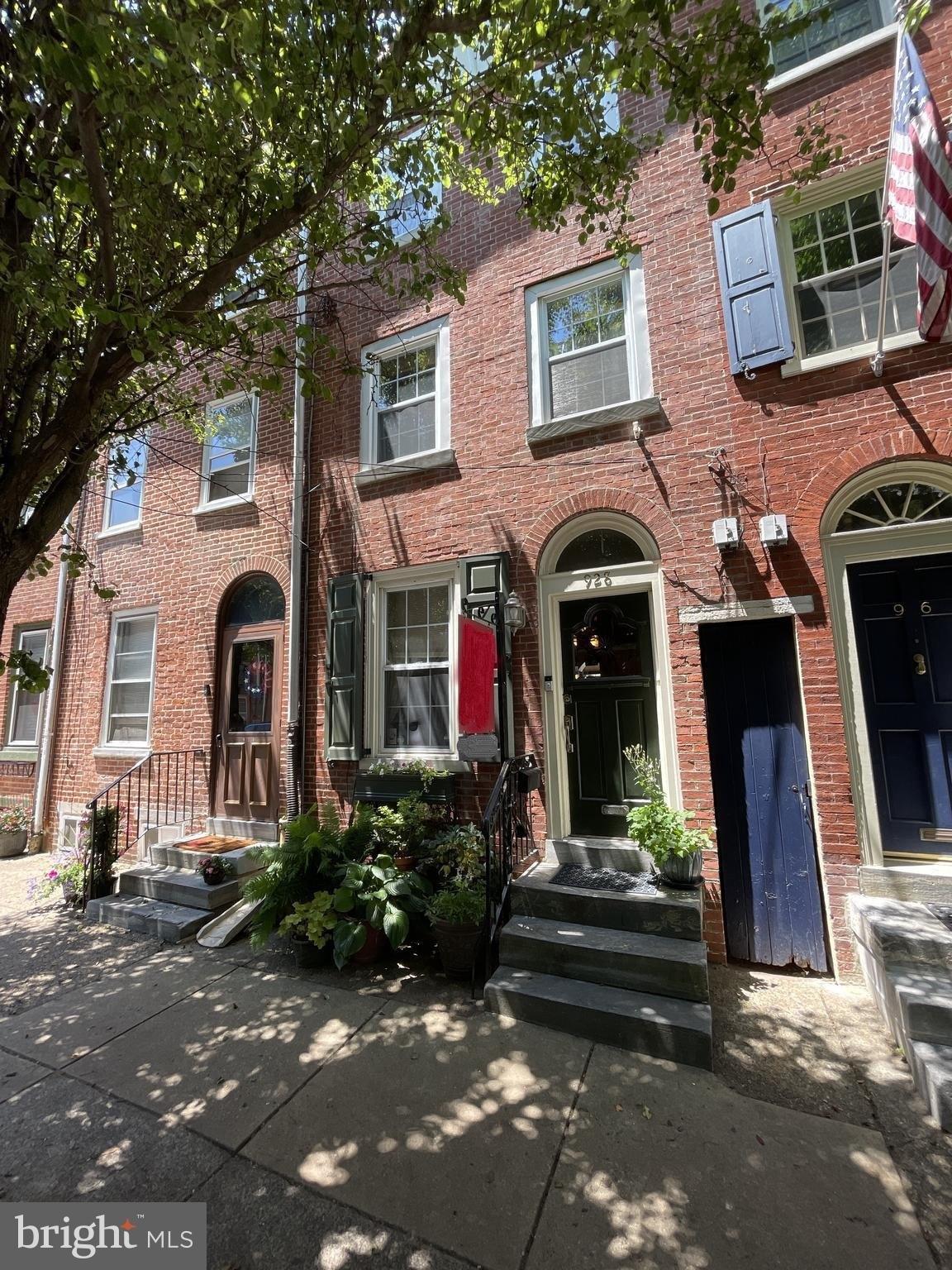 S 2nd St, Philadelphia, PA 19147