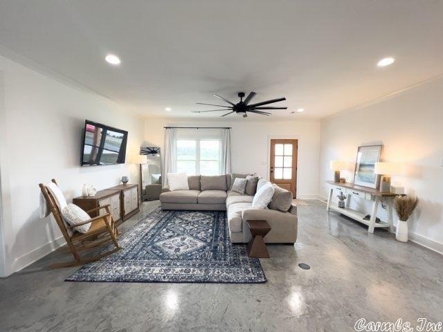 Sunny Dr, Morrilton, AR 72110