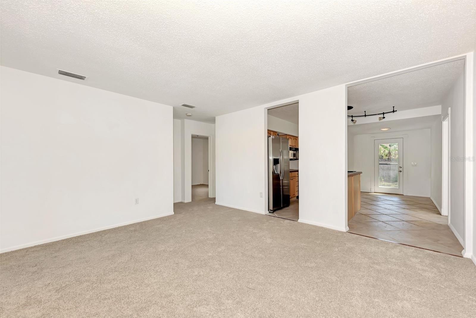 Brueckner Dr, Sarasota, FL 34231