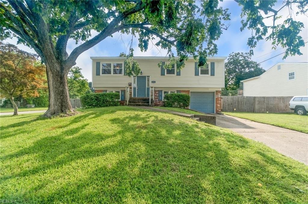 Stratford Hall Dr, Virginia Beach, VA 23452