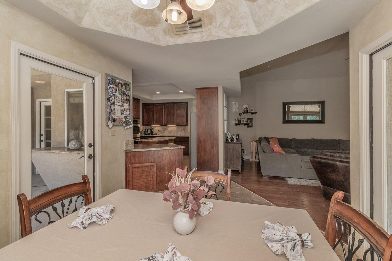 E Country View Cir, Fresno, CA 93730
