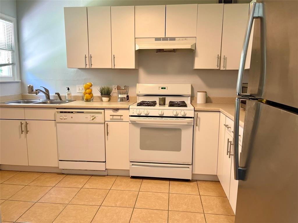 Housley Dr, Dallas, TX 75228