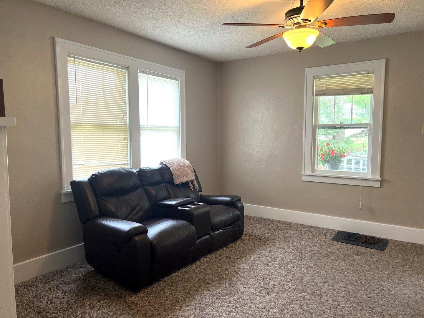 Moss Pl, Dixon, IL 61021